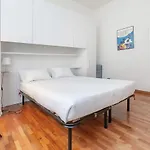 Apartman In The Center - 20' Walk From Duomo Milánó