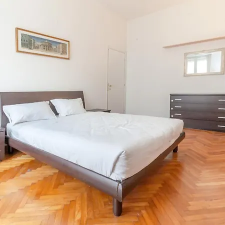 Apartman In The Center - 20' Walk From Duomo Milánó